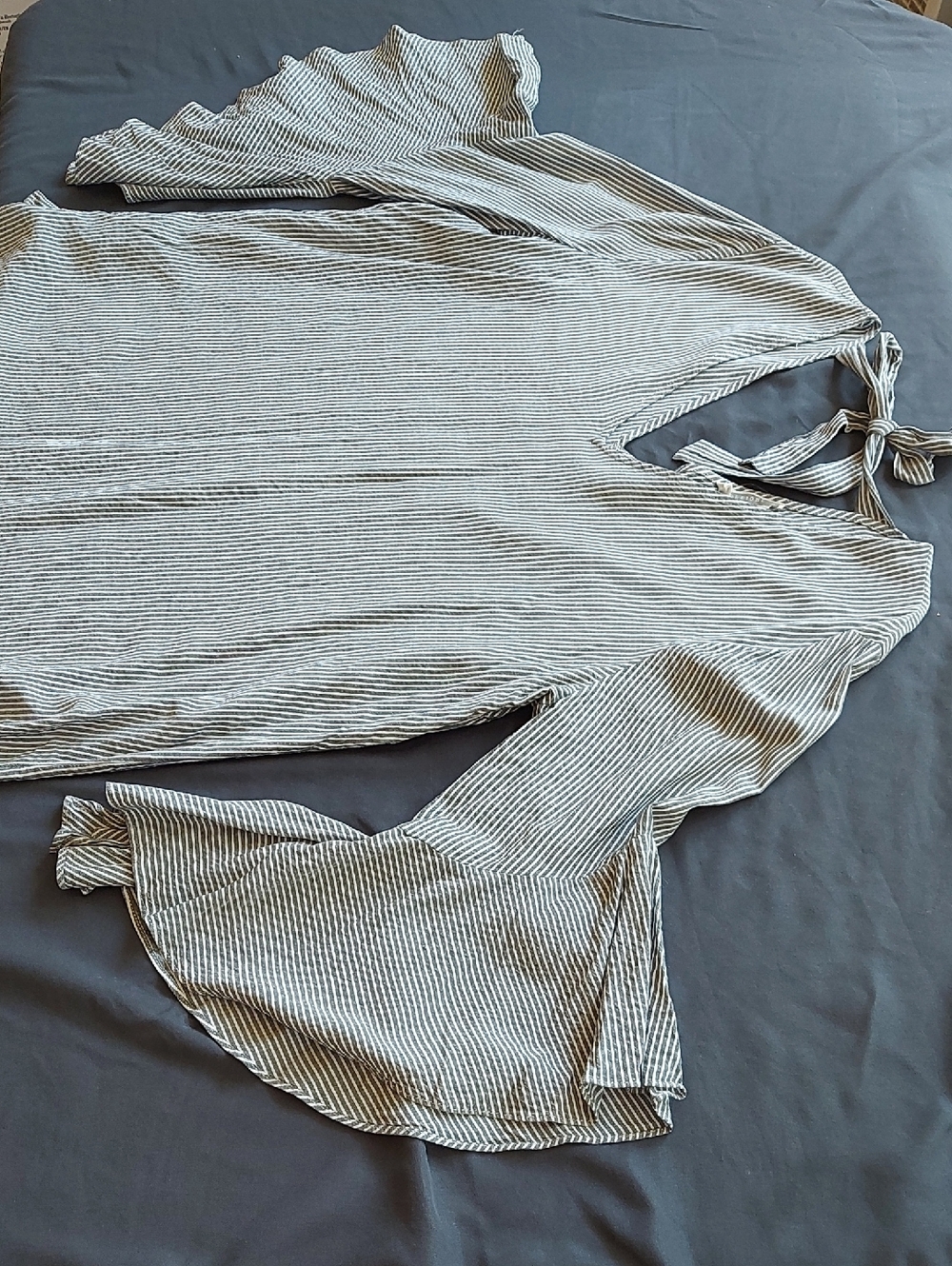 Pleione Black & White Striped V-Neck Bell Sleeve Top - Picture 9 of 9